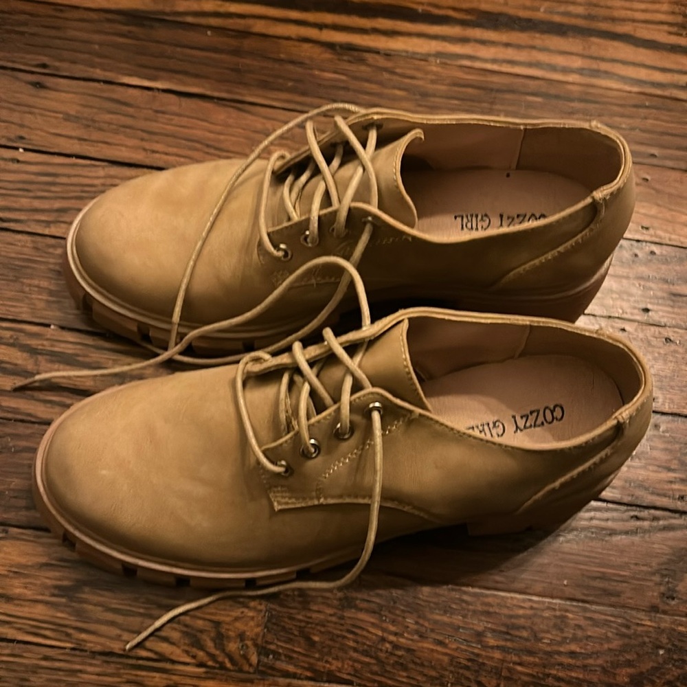 Cozzy Girl June Lug Sole Oxford, Light Brown, Size 8.5